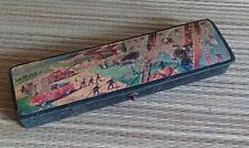 D1 Ancien plumier à