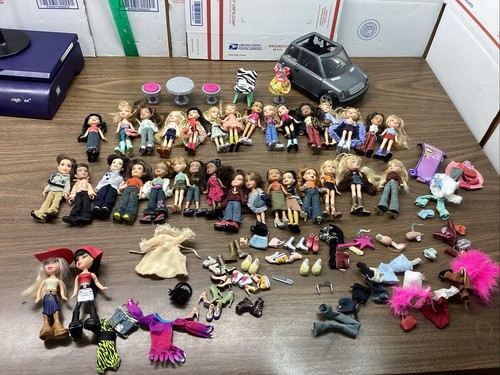 Minis bratz doll lot - bratz, with