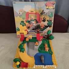 Lego Duplo 2668 - Les Animaux du Zoo - Plaque base 3D 2295 Lion Singe Crocodile