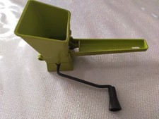 moulin a fines herbes VERT