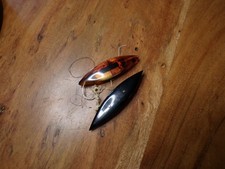 Lot de 2 Navettes  à Dentelle  dite FRIVOLITE en bakélite ?