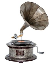 Gramophone avec pavillon pour