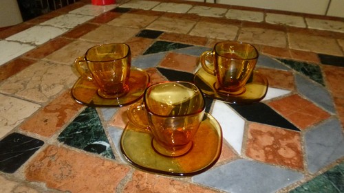 Lot petites tasses - 3, à