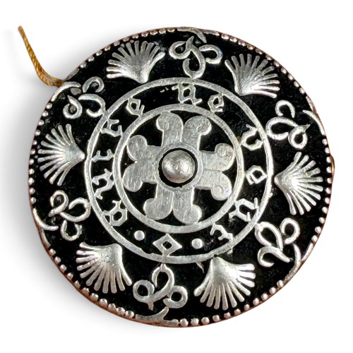 Kelt broche autre veut - autre, ne