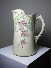 Grand broc de toilette ancien