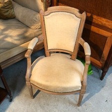 FAUTEUIL DE STYLE  LOUIS XVI  18 EME SIECLE RECOUVERT D' ALCANTARE  