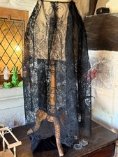 DENTELLE ANCIENNE - VOLANT -