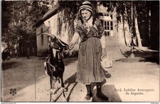 24622 cpa 63 L' Auvergne - Laitière Auvergnate , sa biquette