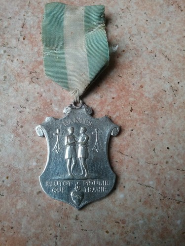 Médaille nantes plutôt - médaille, "plutôt