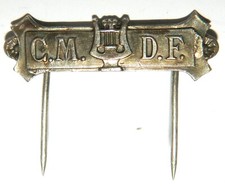 2 épingle pour médailles