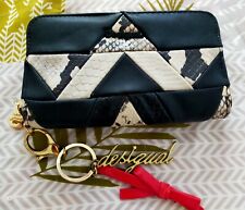 Portefeuille Zippé Femme Neuf de Marque DESIGUAL avec Porte-clés Amovible.