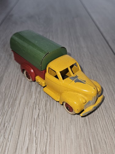 Dinky toys 25p studebaker - toys,
