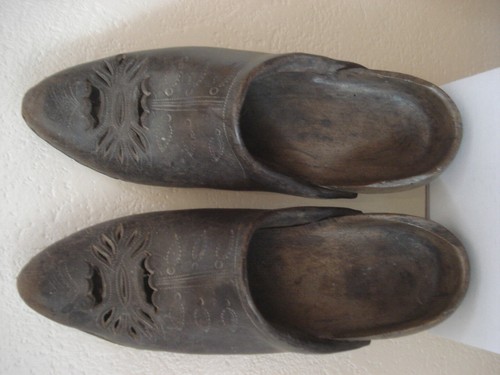 Ancienne paire sabot en - de,