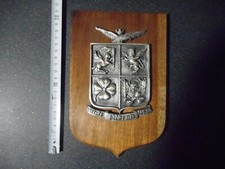 Ecusson ARMEE DE L'AIR ITALIENNE  white métal  socle bois  avion plane  AEREO 