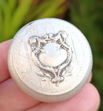 Boite alu ronde blason art