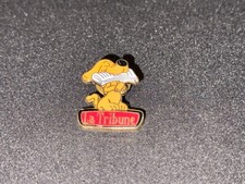 (Z8) PINS BADGE ENAMEL VINTAGE COLLECTION CHIEN JOURNAL LA TRIBUNE