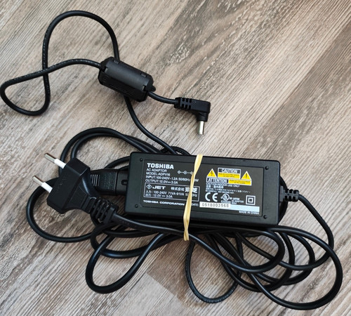 Toshiba adpv16 chargeur - adpv16,