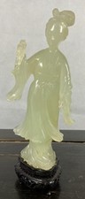 Statuette asiatique en Jade ou Jadéite XXe représentant une femme Guan Yin ?