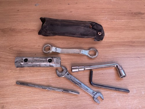 Une trousse outils - trousse, a
