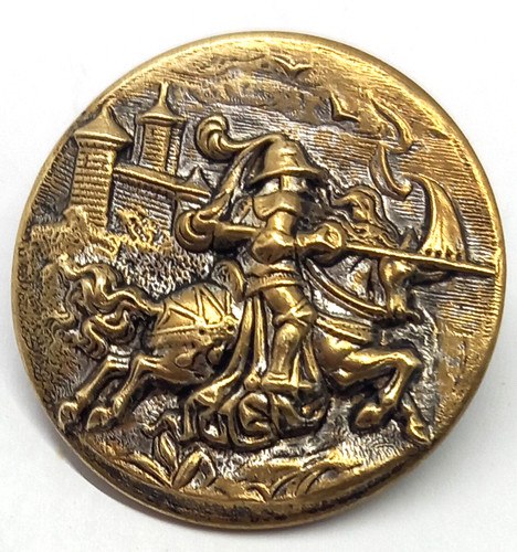 Grand bouton ancien de - grand,