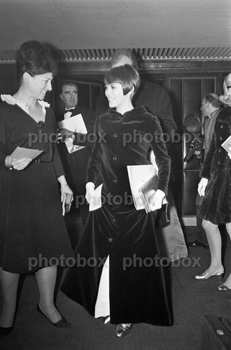 Mireille mathieu exclusive - *,