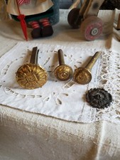 Anciens éléments rideaux en laiton et crochet en bronze shabby chic