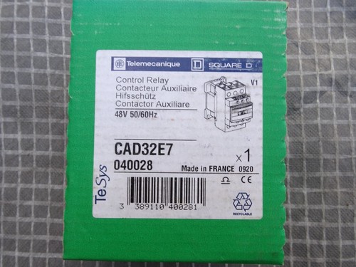Neuf télémécanique cad32e7 - neuf,