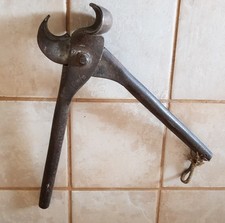 Ancienne Pince à cintrer et