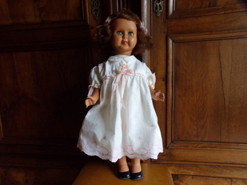 Robe ancienne pour poupée