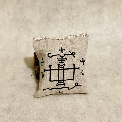 Amulette desenvoutement - , –