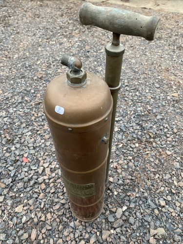 Outil ancien pompe - ancien,,