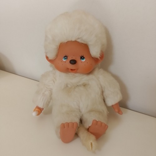 Kiki blanc ajena yeux bleus - kiki,