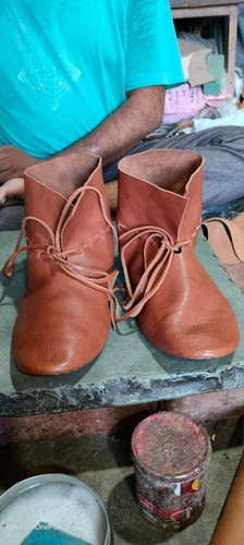 Chaussures médiévales - , en