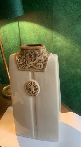 Grand vase sculptural - , en
