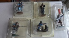 LOT 5 SOLDATS PLOMB SERIE
