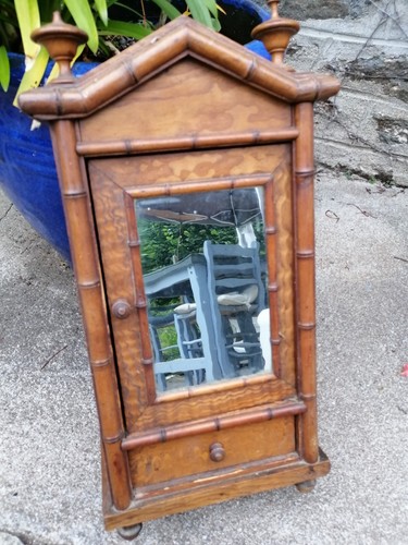 Ancienne armoire toilette - de,