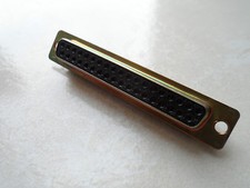 Connecteur SUB-D 37 femelle à