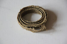 Petit galon ancien en fil d'or sur jute.