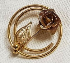BIJOU VINTAGE BROCHE ANNEAU FLEUR COTTE MAILLE FEUILLE FILIGRANE METAL DORE / D9