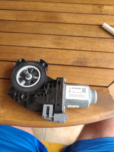 Moteur vitre électrique - de,