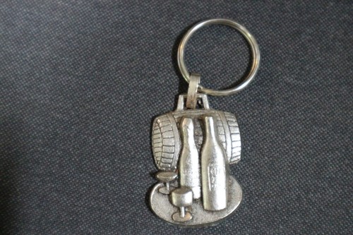 Ancien porte cle publicitaire - porte,