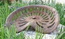 HIRONDELLE, ancien siège selle tracteur hirondelle, machine agricole, fonte .