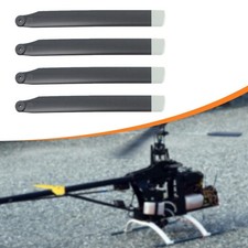 Feuilles principales noires de