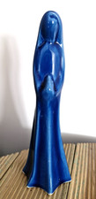 statue de la vierge marie en