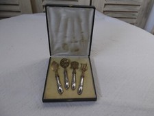 Service ancien à Hors d'Oeuvres ou Mignardises.