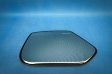 Grille de haut-parleur avant