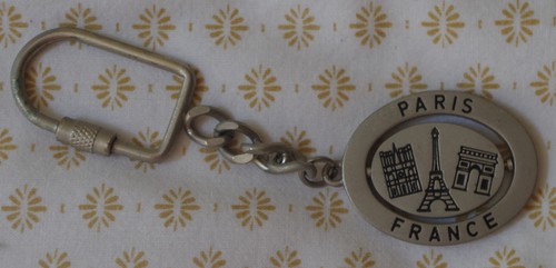 Joli porte clef métallique