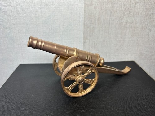 Ancien canon miniature - , en