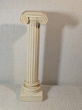 Petite colonne ionique - , de