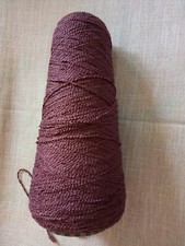 1 petite Bobine de Fil à Tricoter Fantaisie Prune foncé uni (385g)